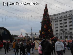 [P07] București - Târgul de Crăciun 2022. Bradul. » foto by iulianic
 - 
<span class="allrVoted glyphicon glyphicon-heart hidden" id="av1341631"></span>
<a class="m-l-10 hidden" id="sv1341631" onclick="voting_Foto_DelVot(,1341631,29197)" role="button">șterge vot <span class="glyphicon glyphicon-remove"></span></a>
<a id="v91341631" class=" c-red"  onclick="voting_Foto_SetVot(1341631)" role="button"><span class="glyphicon glyphicon-heart-empty"></span> <b>LIKE</b> = Votează poza</a> <img class="hidden"  id="f1341631W9" src="/imagini/loader.gif" border="0" /><span class="AjErrMes hidden" id="e1341631ErM"></span>