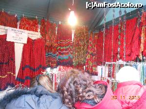 [P27] Târgul de Crăciun -... chiar și fuste de pirandă.  » foto by iulianic
 - 
<span class="allrVoted glyphicon glyphicon-heart hidden" id="av695547"></span>
<a class="m-l-10 hidden" id="sv695547" onclick="voting_Foto_DelVot(,695547,29197)" role="button">șterge vot <span class="glyphicon glyphicon-remove"></span></a>
<a id="v9695547" class=" c-red"  onclick="voting_Foto_SetVot(695547)" role="button"><span class="glyphicon glyphicon-heart-empty"></span> <b>LIKE</b> = Votează poza</a> <img class="hidden"  id="f695547W9" src="/imagini/loader.gif" border="0" /><span class="AjErrMes hidden" id="e695547ErM"></span>