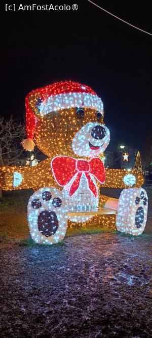 [P02] Figurină luminoasă în parc. » foto by tata123 🔱
 - 
<span class="allrVoted glyphicon glyphicon-heart hidden" id="av1509918"></span>
<a class="m-l-10 hidden" id="sv1509918" onclick="voting_Foto_DelVot(,1509918,29197)" role="button">șterge vot <span class="glyphicon glyphicon-remove"></span></a>
<a id="v91509918" class=" c-red"  onclick="voting_Foto_SetVot(1509918)" role="button"><span class="glyphicon glyphicon-heart-empty"></span> <b>LIKE</b> = Votează poza</a> <img class="hidden"  id="f1509918W9" src="/imagini/loader.gif" border="0" /><span class="AjErrMes hidden" id="e1509918ErM"></span>