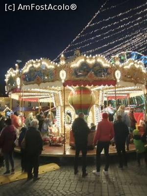 [P01] Caruselul din târg. » foto by nelu73
 - 
<span class="allrVoted glyphicon glyphicon-heart hidden" id="av1266896"></span>
<a class="m-l-10 hidden" id="sv1266896" onclick="voting_Foto_DelVot(,1266896,29199)" role="button">șterge vot <span class="glyphicon glyphicon-remove"></span></a>
<a id="v91266896" class=" c-red"  onclick="voting_Foto_SetVot(1266896)" role="button"><span class="glyphicon glyphicon-heart-empty"></span> <b>LIKE</b> = Votează poza</a> <img class="hidden"  id="f1266896W9" src="/imagini/loader.gif" border="0" /><span class="AjErrMes hidden" id="e1266896ErM"></span>