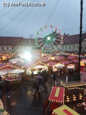 [P29] Târgul de Crăciun văzut de sus » foto by nelu73
 - 
<span class="allrVoted glyphicon glyphicon-heart hidden" id="av1341572"></span>
<a class="m-l-10 hidden" id="sv1341572" onclick="voting_Foto_DelVot(,1341572,29199)" role="button">șterge vot <span class="glyphicon glyphicon-remove"></span></a>
<a id="v91341572" class=" c-red"  onclick="voting_Foto_SetVot(1341572)" role="button"><span class="glyphicon glyphicon-heart-empty"></span> <b>LIKE</b> = Votează poza</a> <img class="hidden"  id="f1341572W9" src="/imagini/loader.gif" border="0" /><span class="AjErrMes hidden" id="e1341572ErM"></span>