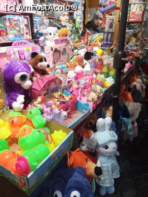 [P36] Jucării la târgul de Crăciun » foto by nelu73
 - 
<span class="allrVoted glyphicon glyphicon-heart hidden" id="av1341579"></span>
<a class="m-l-10 hidden" id="sv1341579" onclick="voting_Foto_DelVot(,1341579,29199)" role="button">șterge vot <span class="glyphicon glyphicon-remove"></span></a>
<a id="v91341579" class=" c-red"  onclick="voting_Foto_SetVot(1341579)" role="button"><span class="glyphicon glyphicon-heart-empty"></span> <b>LIKE</b> = Votează poza</a> <img class="hidden"  id="f1341579W9" src="/imagini/loader.gif" border="0" /><span class="AjErrMes hidden" id="e1341579ErM"></span>