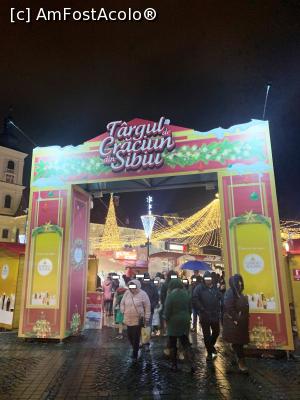 [P02] Intrarea principală în Târgul de Crăciun » foto by AZE
 - 
<span class="allrVoted glyphicon glyphicon-heart hidden" id="av1341687"></span>
<a class="m-l-10 hidden" id="sv1341687" onclick="voting_Foto_DelVot(,1341687,29199)" role="button">șterge vot <span class="glyphicon glyphicon-remove"></span></a>
<a id="v91341687" class=" c-red"  onclick="voting_Foto_SetVot(1341687)" role="button"><span class="glyphicon glyphicon-heart-empty"></span> <b>LIKE</b> = Votează poza</a> <img class="hidden"  id="f1341687W9" src="/imagini/loader.gif" border="0" /><span class="AjErrMes hidden" id="e1341687ErM"></span>