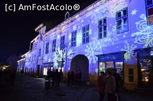 [P13] Piata Mare-Craciun 2016 » foto by AZE
 - 
<span class="allrVoted glyphicon glyphicon-heart hidden" id="av814148"></span>
<a class="m-l-10 hidden" id="sv814148" onclick="voting_Foto_DelVot(,814148,29199)" role="button">șterge vot <span class="glyphicon glyphicon-remove"></span></a>
<a id="v9814148" class=" c-red"  onclick="voting_Foto_SetVot(814148)" role="button"><span class="glyphicon glyphicon-heart-empty"></span> <b>LIKE</b> = Votează poza</a> <img class="hidden"  id="f814148W9" src="/imagini/loader.gif" border="0" /><span class="AjErrMes hidden" id="e814148ErM"></span>