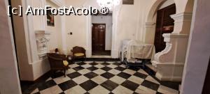 [P32] Hotel Castille, palierul etajului al doilea » foto by irinad
 - 
<span class="allrVoted glyphicon glyphicon-heart hidden" id="av1511596"></span>
<a class="m-l-10 hidden" id="sv1511596" onclick="voting_Foto_DelVot(,1511596,29207)" role="button">șterge vot <span class="glyphicon glyphicon-remove"></span></a>
<a id="v91511596" class=" c-red"  onclick="voting_Foto_SetVot(1511596)" role="button"><span class="glyphicon glyphicon-heart-empty"></span> <b>LIKE</b> = Votează poza</a> <img class="hidden"  id="f1511596W9" src="/imagini/loader.gif" border="0" /><span class="AjErrMes hidden" id="e1511596ErM"></span>