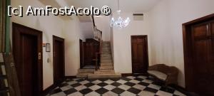 [P35] Hotel Castille, palierul etajului întâi » foto by irinad
 - 
<span class="allrVoted glyphicon glyphicon-heart hidden" id="av1511599"></span>
<a class="m-l-10 hidden" id="sv1511599" onclick="voting_Foto_DelVot(,1511599,29207)" role="button">șterge vot <span class="glyphicon glyphicon-remove"></span></a>
<a id="v91511599" class=" c-red"  onclick="voting_Foto_SetVot(1511599)" role="button"><span class="glyphicon glyphicon-heart-empty"></span> <b>LIKE</b> = Votează poza</a> <img class="hidden"  id="f1511599W9" src="/imagini/loader.gif" border="0" /><span class="AjErrMes hidden" id="e1511599ErM"></span>