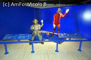 [P07] Două machete cu scafandri în subsolul cazinoului » foto by Horia U.
 - 
<span class="allrVoted glyphicon glyphicon-heart hidden" id="av1525590"></span>
<a class="m-l-10 hidden" id="sv1525590" onclick="voting_Foto_DelVot(,1525590,29208)" role="button">șterge vot <span class="glyphicon glyphicon-remove"></span></a>
<a id="v91525590" class=" c-red"  onclick="voting_Foto_SetVot(1525590)" role="button"><span class="glyphicon glyphicon-heart-empty"></span> <b>LIKE</b> = Votează poza</a> <img class="hidden"  id="f1525590W9" src="/imagini/loader.gif" border="0" /><span class="AjErrMes hidden" id="e1525590ErM"></span>