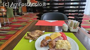 [P21] pe la micul dejun » foto by robert
 - 
<span class="allrVoted glyphicon glyphicon-heart hidden" id="av1512374"></span>
<a class="m-l-10 hidden" id="sv1512374" onclick="voting_Foto_DelVot(,1512374,29215)" role="button">șterge vot <span class="glyphicon glyphicon-remove"></span></a>
<a id="v91512374" class=" c-red"  onclick="voting_Foto_SetVot(1512374)" role="button"><span class="glyphicon glyphicon-heart-empty"></span> <b>LIKE</b> = Votează poza</a> <img class="hidden"  id="f1512374W9" src="/imagini/loader.gif" border="0" /><span class="AjErrMes hidden" id="e1512374ErM"></span>