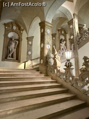 [P07] Scara monumentală » foto by adso
 - 
<span class="allrVoted glyphicon glyphicon-heart hidden" id="av1515337"></span>
<a class="m-l-10 hidden" id="sv1515337" onclick="voting_Foto_DelVot(,1515337,29235)" role="button">șterge vot <span class="glyphicon glyphicon-remove"></span></a>
<a id="v91515337" class=" c-red"  onclick="voting_Foto_SetVot(1515337)" role="button"><span class="glyphicon glyphicon-heart-empty"></span> <b>LIKE</b> = Votează poza</a> <img class="hidden"  id="f1515337W9" src="/imagini/loader.gif" border="0" /><span class="AjErrMes hidden" id="e1515337ErM"></span>