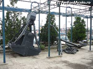 [P28] Obiecte expuse în expoziţia exterioară » foto by Claudiu U.
 - 
<span class="allrVoted glyphicon glyphicon-heart hidden" id="av624212"></span>
<a class="m-l-10 hidden" id="sv624212" onclick="voting_Foto_DelVot(,624212,29287)" role="button">șterge vot <span class="glyphicon glyphicon-remove"></span></a>
<a id="v9624212" class=" c-red"  onclick="voting_Foto_SetVot(624212)" role="button"><span class="glyphicon glyphicon-heart-empty"></span> <b>LIKE</b> = Votează poza</a> <img class="hidden"  id="f624212W9" src="/imagini/loader.gif" border="0" /><span class="AjErrMes hidden" id="e624212ErM"></span>