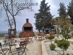 [P55] în fata cramei » foto by Yolanda
 - 
<span class="allrVoted glyphicon glyphicon-heart hidden" id="av1524479"></span>
<a class="m-l-10 hidden" id="sv1524479" onclick="voting_Foto_DelVot(,1524479,29294)" role="button">șterge vot <span class="glyphicon glyphicon-remove"></span></a>
<a id="v91524479" class=" c-red"  onclick="voting_Foto_SetVot(1524479)" role="button"><span class="glyphicon glyphicon-heart-empty"></span> <b>LIKE</b> = Votează poza</a> <img class="hidden"  id="f1524479W9" src="/imagini/loader.gif" border="0" /><span class="AjErrMes hidden" id="e1524479ErM"></span>