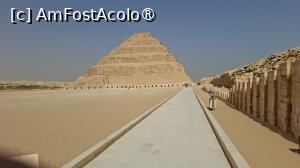 [P55] Necropola Saqqara, Complexul Piramidei Djoser, Piramida în trepte pozată din curtea sudică, mergem spre ea...distanțe mari » foto by mprofeanu
 - 
<span class="allrVoted glyphicon glyphicon-heart hidden" id="av1525378"></span>
<a class="m-l-10 hidden" id="sv1525378" onclick="voting_Foto_DelVot(,1525378,29302)" role="button">șterge vot <span class="glyphicon glyphicon-remove"></span></a>
<a id="v91525378" class=" c-red"  onclick="voting_Foto_SetVot(1525378)" role="button"><span class="glyphicon glyphicon-heart-empty"></span> <b>LIKE</b> = Votează poza</a> <img class="hidden"  id="f1525378W9" src="/imagini/loader.gif" border="0" /><span class="AjErrMes hidden" id="e1525378ErM"></span>
