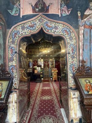 [P17] Mănăstirea Polovragi, Gorj. » foto by Floria <span class="label label-default labelC_thin small">NEVOTABILĂ</span>