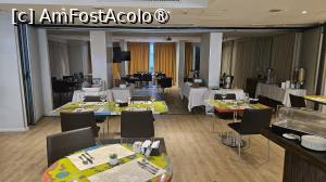 [P11] la restaurant » foto by robert
 - 
<span class="allrVoted glyphicon glyphicon-heart hidden" id="av1527138"></span>
<a class="m-l-10 hidden" id="sv1527138" onclick="voting_Foto_DelVot(,1527138,29315)" role="button">șterge vot <span class="glyphicon glyphicon-remove"></span></a>
<a id="v91527138" class=" c-red"  onclick="voting_Foto_SetVot(1527138)" role="button"><span class="glyphicon glyphicon-heart-empty"></span> <b>LIKE</b> = Votează poza</a> <img class="hidden"  id="f1527138W9" src="/imagini/loader.gif" border="0" /><span class="AjErrMes hidden" id="e1527138ErM"></span>