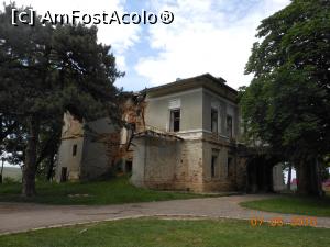 [P13] Solești - Conacul Rosetti-Solescu, vedere din lateral.  » foto by iulianic
 - 
<span class="allrVoted glyphicon glyphicon-heart hidden" id="av751494"></span>
<a class="m-l-10 hidden" id="sv751494" onclick="voting_Foto_DelVot(,751494,29440)" role="button">șterge vot <span class="glyphicon glyphicon-remove"></span></a>
<a id="v9751494" class=" c-red"  onclick="voting_Foto_SetVot(751494)" role="button"><span class="glyphicon glyphicon-heart-empty"></span> <b>LIKE</b> = Votează poza</a> <img class="hidden"  id="f751494W9" src="/imagini/loader.gif" border="0" /><span class="AjErrMes hidden" id="e751494ErM"></span>