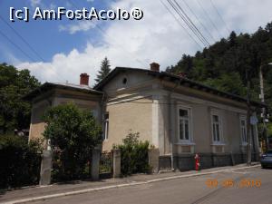 [P32] Piatra Neamț - Casa în care și-a trăit Elena Cuza ultimii ani de viață. Fațada dinspre strada care-i poartă numele.  » foto by iulianic
 - 
<span class="allrVoted glyphicon glyphicon-heart hidden" id="av751522"></span>
<a class="m-l-10 hidden" id="sv751522" onclick="voting_Foto_DelVot(,751522,29440)" role="button">șterge vot <span class="glyphicon glyphicon-remove"></span></a>
<a id="v9751522" class=" c-red"  onclick="voting_Foto_SetVot(751522)" role="button"><span class="glyphicon glyphicon-heart-empty"></span> <b>LIKE</b> = Votează poza</a> <img class="hidden"  id="f751522W9" src="/imagini/loader.gif" border="0" /><span class="AjErrMes hidden" id="e751522ErM"></span>
