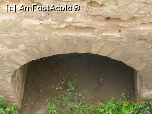 [P42] Cănțălărești - Inscripție chirilică pe Podul medieval.  » foto by iulianic
 - 
<span class="allrVoted glyphicon glyphicon-heart hidden" id="av751532"></span>
<a class="m-l-10 hidden" id="sv751532" onclick="voting_Foto_DelVot(,751532,29440)" role="button">șterge vot <span class="glyphicon glyphicon-remove"></span></a>
<a id="v9751532" class=" c-red"  onclick="voting_Foto_SetVot(751532)" role="button"><span class="glyphicon glyphicon-heart-empty"></span> <b>LIKE</b> = Votează poza</a> <img class="hidden"  id="f751532W9" src="/imagini/loader.gif" border="0" /><span class="AjErrMes hidden" id="e751532ErM"></span>
