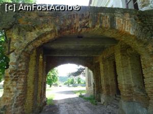 [P16] Galeria sub care opreau trăsurile boierești. » foto by tata123 🔱
 - 
<span class="allrVoted glyphicon glyphicon-heart hidden" id="av1244142"></span>
<a class="m-l-10 hidden" id="sv1244142" onclick="voting_Foto_DelVot(,1244142,29440)" role="button">șterge vot <span class="glyphicon glyphicon-remove"></span></a>
<a id="v91244142" class=" c-red"  onclick="voting_Foto_SetVot(1244142)" role="button"><span class="glyphicon glyphicon-heart-empty"></span> <b>LIKE</b> = Votează poza</a> <img class="hidden"  id="f1244142W9" src="/imagini/loader.gif" border="0" /><span class="AjErrMes hidden" id="e1244142ErM"></span>
