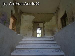[P17] Scară de lemn la interior. » foto by tata123 🔱
 - 
<span class="allrVoted glyphicon glyphicon-heart hidden" id="av1244143"></span>
<a class="m-l-10 hidden" id="sv1244143" onclick="voting_Foto_DelVot(,1244143,29440)" role="button">șterge vot <span class="glyphicon glyphicon-remove"></span></a>
<a id="v91244143" class=" c-red"  onclick="voting_Foto_SetVot(1244143)" role="button"><span class="glyphicon glyphicon-heart-empty"></span> <b>LIKE</b> = Votează poza</a> <img class="hidden"  id="f1244143W9" src="/imagini/loader.gif" border="0" /><span class="AjErrMes hidden" id="e1244143ErM"></span>