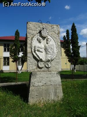 [P05] Efigia familiei Cuza - &icirc;n fața școlii. » foto by tata123 🔱
 - 
<span class="allrVoted glyphicon glyphicon-heart hidden" id="av1244131"></span>
<a class="m-l-10 hidden" id="sv1244131" onclick="voting_Foto_DelVot(,1244131,29440)" role="button">șterge vot <span class="glyphicon glyphicon-remove"></span></a>
<a id="v91244131" class=" c-red"  onclick="voting_Foto_SetVot(1244131)" role="button"><span class="glyphicon glyphicon-heart-empty"></span> <b>LIKE</b> = Votează poza</a> <img class="hidden"  id="f1244131W9" src="/imagini/loader.gif" border="0" /><span class="AjErrMes hidden" id="e1244131ErM"></span>