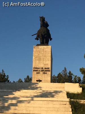 [P08] Apropiindu-ne de Statuia lui Ștefan » foto by Yersinia Pestis
 - 
<span class="allrVoted glyphicon glyphicon-heart hidden" id="av960943"></span>
<a class="m-l-10 hidden" id="sv960943" onclick="voting_Foto_DelVot(,960943,29441)" role="button">șterge vot <span class="glyphicon glyphicon-remove"></span></a>
<a id="v9960943" class=" c-red"  onclick="voting_Foto_SetVot(960943)" role="button"><span class="glyphicon glyphicon-heart-empty"></span> <b>LIKE</b> = Votează poza</a> <img class="hidden"  id="f960943W9" src="/imagini/loader.gif" border="0" /><span class="AjErrMes hidden" id="e960943ErM"></span>