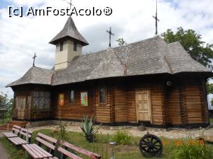 [P07] Movila lui Burcel - Biserica de lemn reconstruită după incendierea celei anterioare.  » foto by iulianic
 - 
<span class="allrVoted glyphicon glyphicon-heart hidden" id="av750612"></span>
<a class="m-l-10 hidden" id="sv750612" onclick="voting_Foto_DelVot(,750612,29442)" role="button">șterge vot <span class="glyphicon glyphicon-remove"></span></a>
<a id="v9750612" class=" c-red"  onclick="voting_Foto_SetVot(750612)" role="button"><span class="glyphicon glyphicon-heart-empty"></span> <b>LIKE</b> = Votează poza</a> <img class="hidden"  id="f750612W9" src="/imagini/loader.gif" border="0" /><span class="AjErrMes hidden" id="e750612ErM"></span>