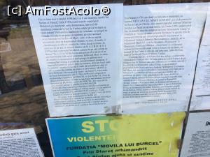 [P04] Text la panoul de afișaj. Teme amestecate, legenda locului și afișe de combatere a violenței în familie. Deci, femei, nu vă mai torturați bărbații, e interzis!!!  » foto by Yersinia Pestis
 - 
<span class="allrVoted glyphicon glyphicon-heart hidden" id="av962528"></span>
<a class="m-l-10 hidden" id="sv962528" onclick="voting_Foto_DelVot(,962528,29442)" role="button">șterge vot <span class="glyphicon glyphicon-remove"></span></a>
<a id="v9962528" class=" c-red"  onclick="voting_Foto_SetVot(962528)" role="button"><span class="glyphicon glyphicon-heart-empty"></span> <b>LIKE</b> = Votează poza</a> <img class="hidden"  id="f962528W9" src="/imagini/loader.gif" border="0" /><span class="AjErrMes hidden" id="e962528ErM"></span>