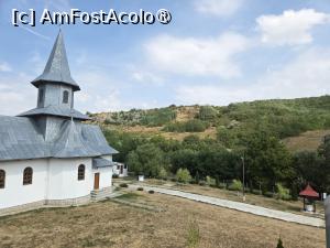 [P39] Mănăstirea Bogdănița » foto by adso
 - 
<span class="allrVoted glyphicon glyphicon-heart hidden" id="av1543352"></span>
<a class="m-l-10 hidden" id="sv1543352" onclick="voting_Foto_DelVot(,1543352,29444)" role="button">șterge vot <span class="glyphicon glyphicon-remove"></span></a>
<a id="v91543352" class=" c-red"  onclick="voting_Foto_SetVot(1543352)" role="button"><span class="glyphicon glyphicon-heart-empty"></span> <b>LIKE</b> = Votează poza</a> <img class="hidden"  id="f1543352W9" src="/imagini/loader.gif" border="0" /><span class="AjErrMes hidden" id="e1543352ErM"></span>