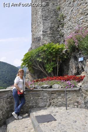 [P11] Sacra di San Michele (Piemont, Italia) - florile coloreaza un pic zidurile sobre ale manastirii.  » foto by Diaura*
 - 
<span class="allrVoted glyphicon glyphicon-heart hidden" id="av1058006"></span>
<a class="m-l-10 hidden" id="sv1058006" onclick="voting_Foto_DelVot(,1058006,29447)" role="button">șterge vot <span class="glyphicon glyphicon-remove"></span></a>
<a id="v91058006" class=" c-red"  onclick="voting_Foto_SetVot(1058006)" role="button"><span class="glyphicon glyphicon-heart-empty"></span> <b>LIKE</b> = Votează poza</a> <img class="hidden"  id="f1058006W9" src="/imagini/loader.gif" border="0" /><span class="AjErrMes hidden" id="e1058006ErM"></span>
