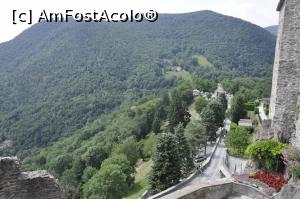 [P08] Sacra di San Michele (Piemont, Italia) - o parte din drumul de acces, vazut de pe ziduri, la nivelul unde este casa de bilete.  » foto by Diaura*
 - 
<span class="allrVoted glyphicon glyphicon-heart hidden" id="av1058003"></span>
<a class="m-l-10 hidden" id="sv1058003" onclick="voting_Foto_DelVot(,1058003,29447)" role="button">șterge vot <span class="glyphicon glyphicon-remove"></span></a>
<a id="v91058003" class=" c-red"  onclick="voting_Foto_SetVot(1058003)" role="button"><span class="glyphicon glyphicon-heart-empty"></span> <b>LIKE</b> = Votează poza</a> <img class="hidden"  id="f1058003W9" src="/imagini/loader.gif" border="0" /><span class="AjErrMes hidden" id="e1058003ErM"></span>