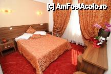 [P03 <small>[FOTO OFICIALĂ, DE PREZENTARE:] </small>]  -- <small>// FĂRĂ DESCRIERE</small>