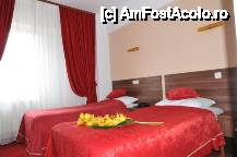 [P06 <small>[FOTO OFICIALĂ, DE PREZENTARE:] </small>]  -- <small>// FĂRĂ DESCRIERE</small>