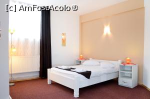 [P02 <small>[FOTO OFICIALĂ, DE PREZENTARE:] </small>] Poza camera tripla